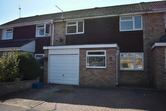 3 Bedroom Semi-Detached House To Rent In Medway Close, Newport Pagnell, Buckinghamshire, MK16
