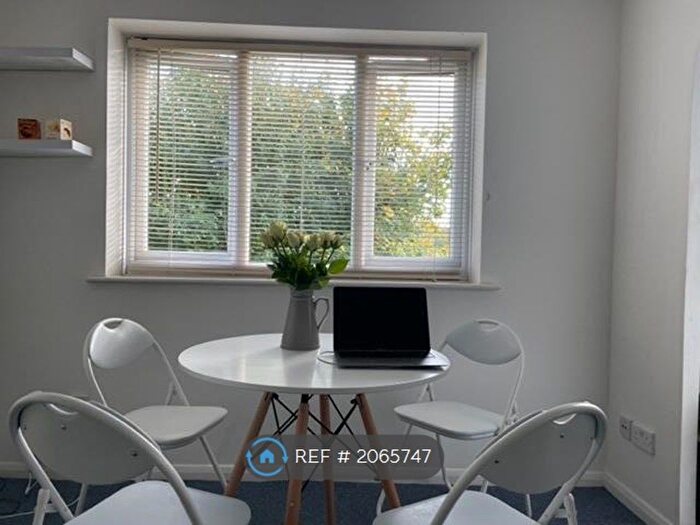 1 Bedroom Flat To Rent In Waddington Close, London, EN1