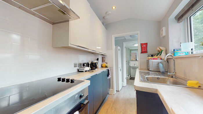 4 Bedroom Terraced House To Rent In Carholme Road, - Bed, LN1