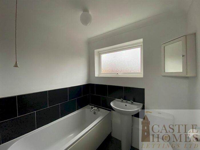 2 Bedroom End Of Terrace House To Rent In Gorleston Road, Oulton, Lowestoft, NR32