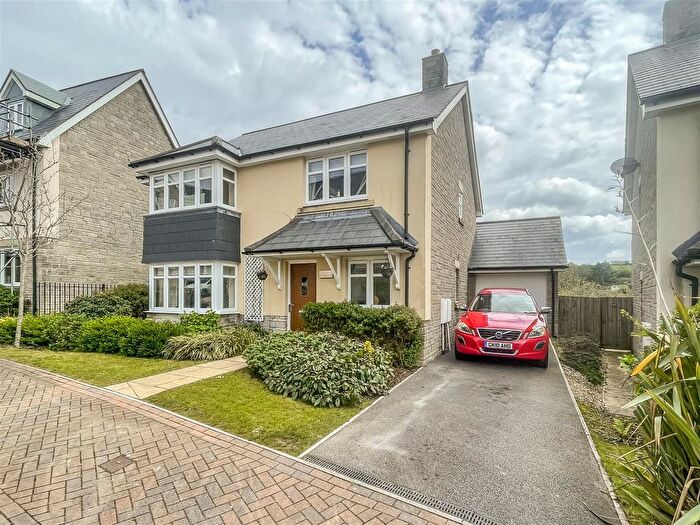 4 Bedroom Detached House For Sale In Trelowen Drive, Penryn, TR10
