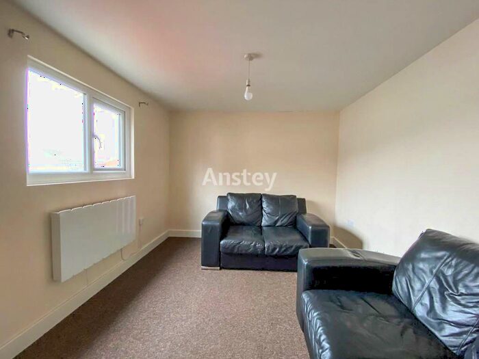 3 Bedroom Flat To Rent In Portswood Road, Southampton, SO17