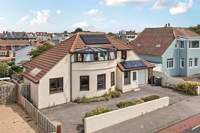 4 Bedroom Detached House For Sale In Marine Parade East, Lee-On-The-Solent, PO13