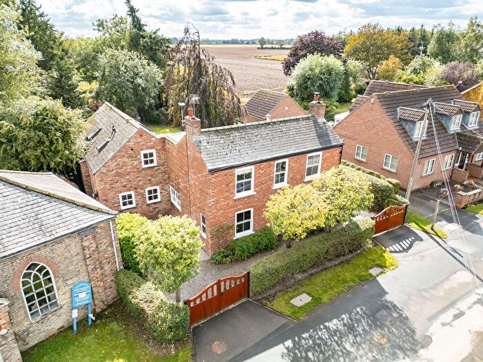 5 Bedroom Detached House For Sale In Main Street, Ellerton, York, YO42