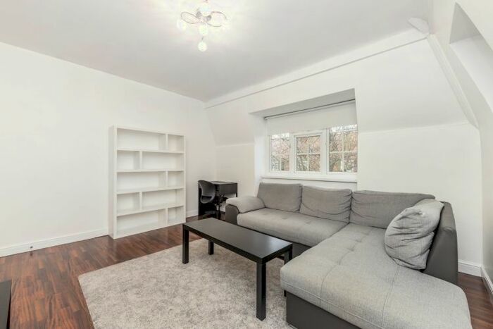 2 Bedroom Flat To Rent In Greenbay Road, London SE7