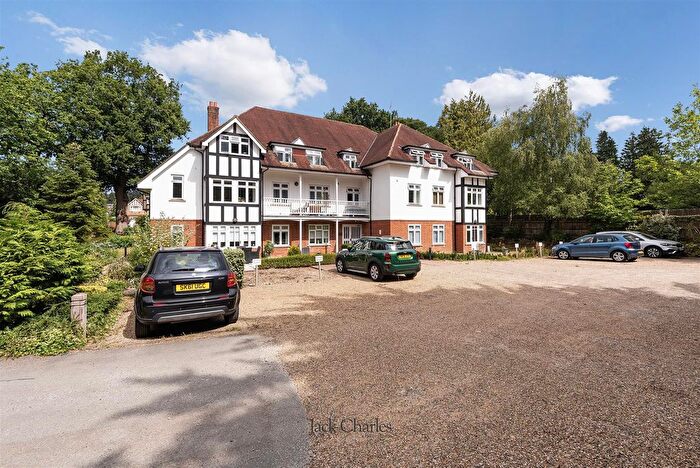 2 Bedroom Flat For Sale In Pembury Road, Tunbridge Wells, TN2