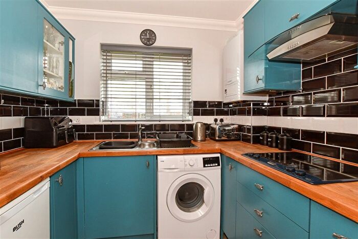 3 Bedroom End Terrace House For Sale In Green Lane, Shanklin, Isle Of Wight, PO37