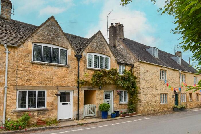 3 Bedroom Terraced House To Rent In Farm Court, Daglingworth, Cirencester, GL7