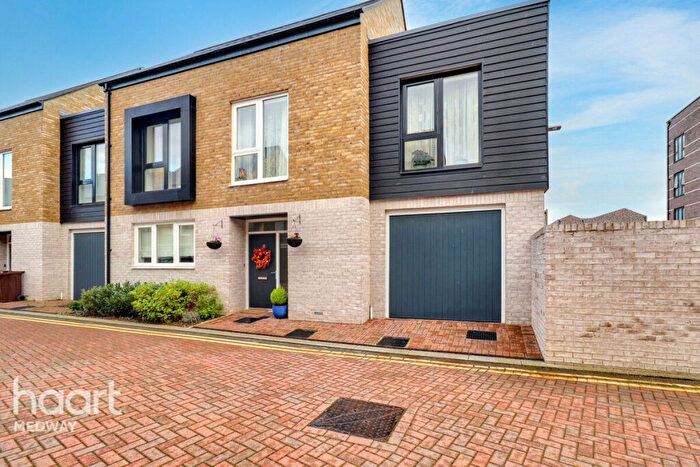 3 Bedroom Semi Detached House For Sale In Telemon Close, Rochester, ME1