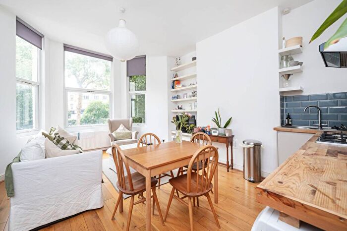 2 Bedroom Flat To Rent In Lower Clapton Road, Lower Clapton, London, E5