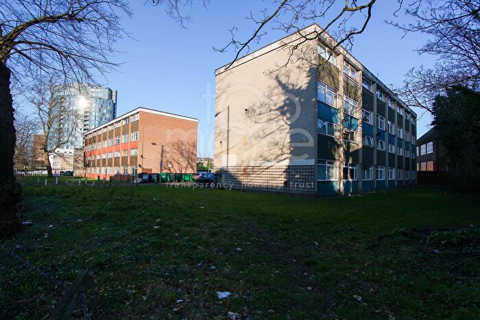 2 Bedroom Maisonette To Rent In Wellsesley Road, Croydon, CR0