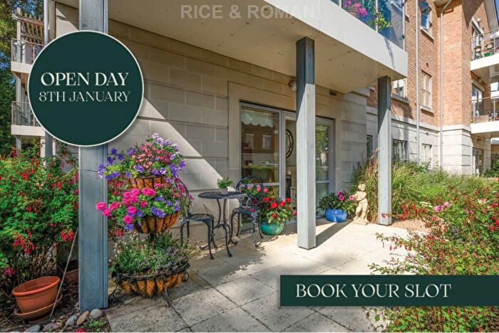 1 Bedroom Retirement Property For Sale In Austin Place, Weybridge, KT13