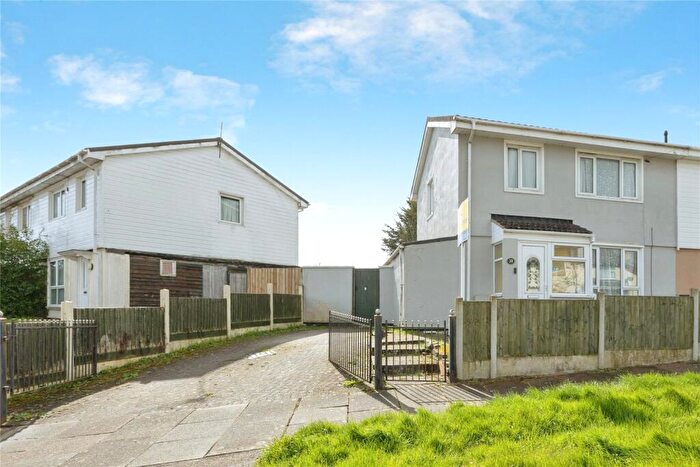 3 Bedroom Semi-Detached House For Sale In Hackett Road, Leicester, Leicestershire, LE3