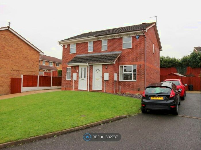 2 Bedroom Semi-Detached House To Rent In Somerford Way, Bilston WV14