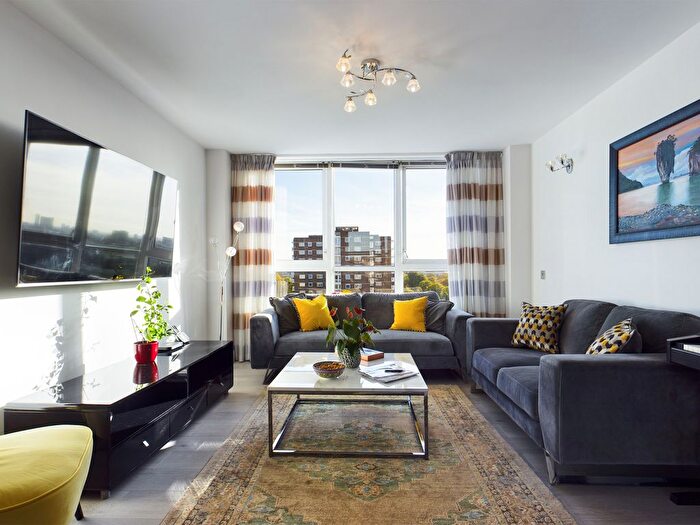 3 Bedroom Flat For Sale In St. Johns Wood Park, NW8