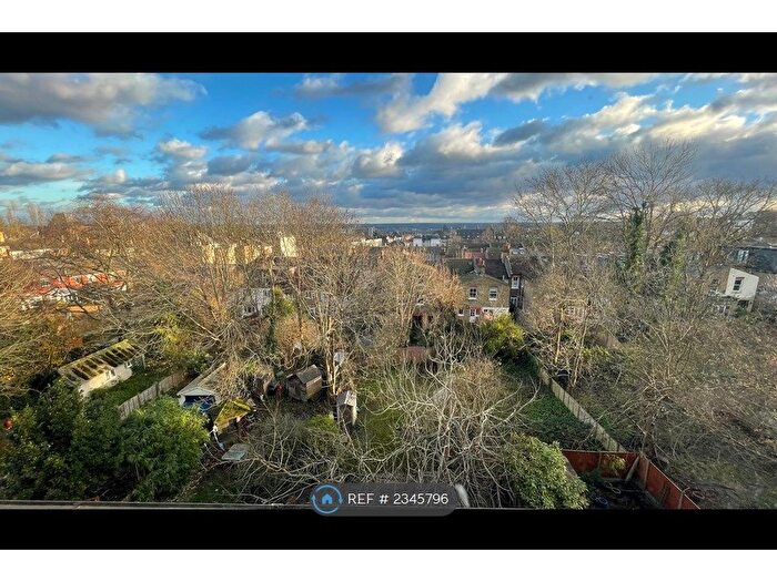 1 Bedroom Studio To Rent In Cintra Park, London, SE19