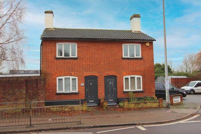 2 Bedroom Property To Rent In Watling Street, Hockliffe, Leighton Buzzard, LU7