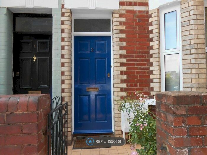2 Bedroom Terraced House To Rent In Church Terrace, Exeter, EX2