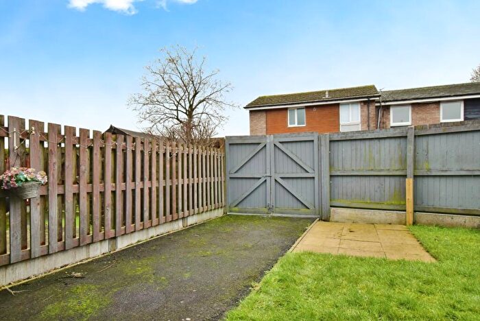 3 Bedroom End Of Terrace House For Sale In Epsom Avenue, Sale, Greater Manchester, M33