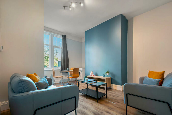 3 Bedroom House To Rent In Headingley Lane, Leeds, LS6