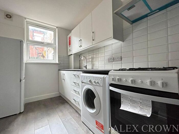 Studio To Rent In West Green Road, Seven Sisters, N15