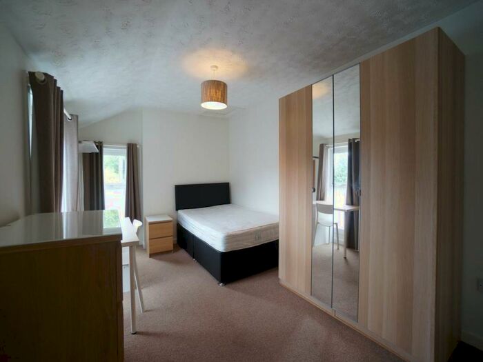 8 Bedroom House To Rent In College Road, Bangor, Gwynedd, LL57