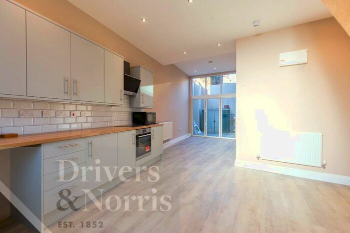 3 Bedroom Duplex To Rent In Hercules Street, Holloway, Islington, London, N7