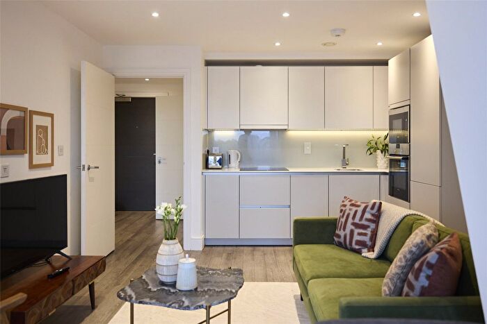1 Bedroom Flat To Rent In Gaumont Place, London, SW2
