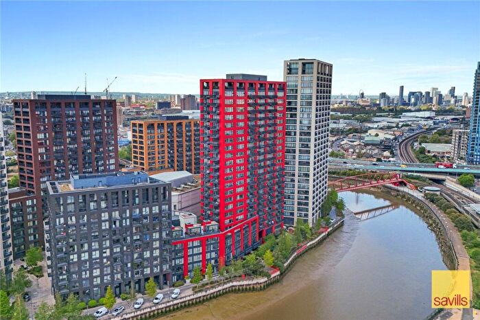1 Bedroom Apartment For Sale In Defoe House, City Island Way, Canning Town, London, E14
