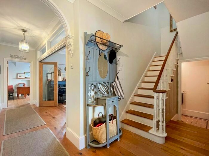 4 Bedroom Semi-Detached House To Rent In Mill Hill Road, Cowes, PO31