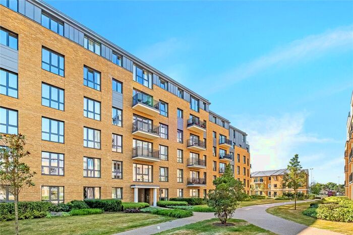 2 Bedroom Flat To Rent In Camera House, Pinewood Gardens, Teddington, Middlesex, TW11