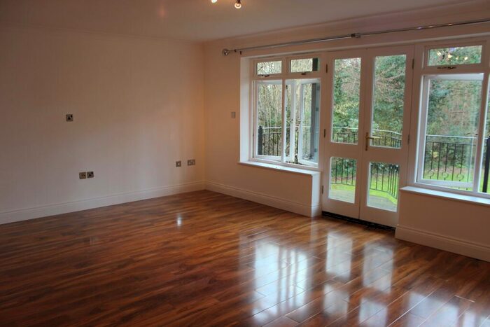 2 Bedroom Flat To Rent In Haling Park Road, South Croydon, CR2