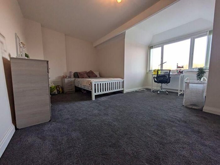 5 Bedroom Flat To Rent In Middleton Boulevard, Nottingham, NG8