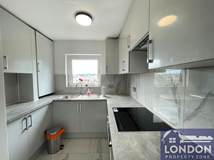 3 Bedroom Semi-Detached House To Rent In Longhill Avenue, Chatham, ME5