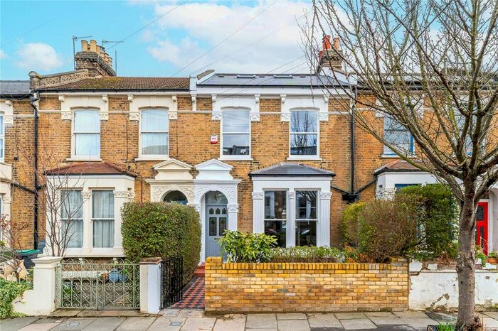 4 Bedroom Terraced House For Sale In Tancred Road, London, N4
