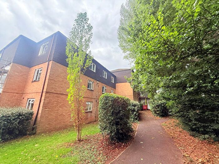 1 Bedroom Flat To Rent In Lower Holway Close, Taunton, TA1