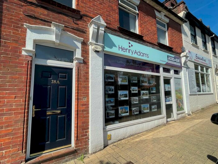 2 Bedroom Flat To Rent In A Lavant Street, , Petersfield, Hampshire, GU32