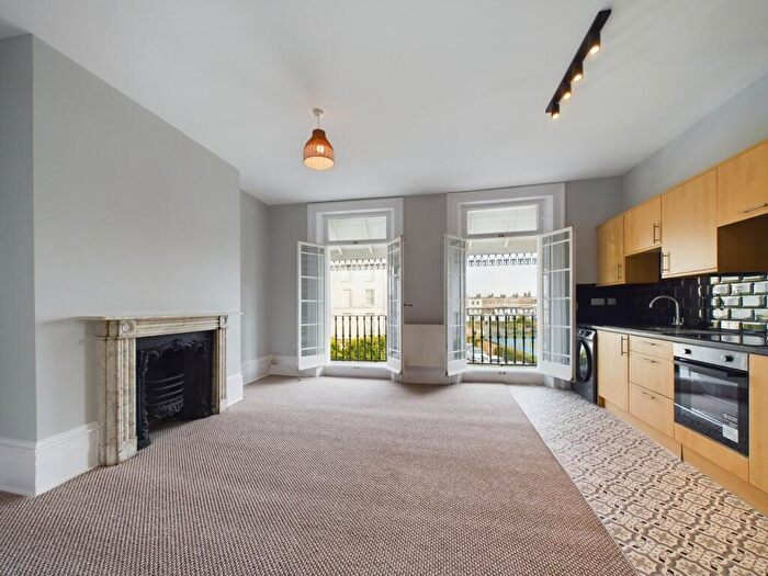 1 Bedroom Flat For Sale In Royal Road, Ramsgate, CT11