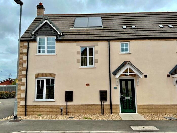 3 Bedroom Semi-Detached House To Rent In Curtis Drive, Coningsby, LN4
