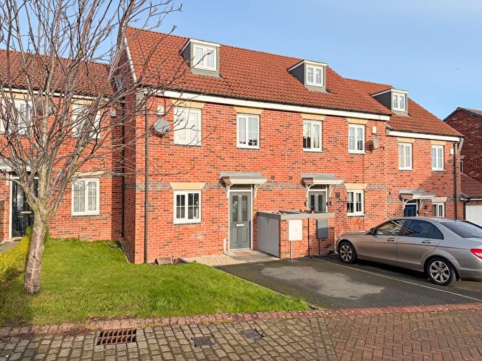 3 Bedroom Town House For Sale In Low Mill Villas, Blaydon, NE21