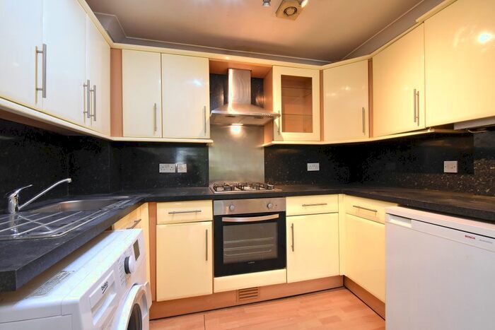 2 Bedroom Flat To Rent In Ringers Road, Bromley, BR1