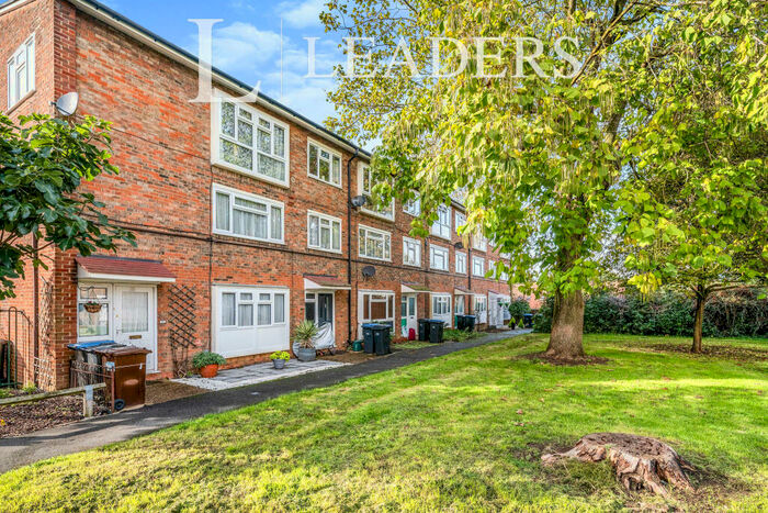 1 Bedroom Flat To Rent In The Hides, CM20