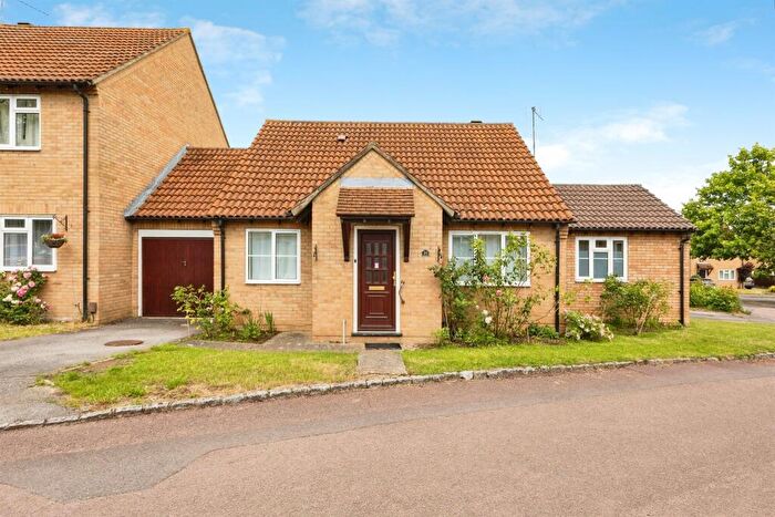 3 Bedroom Bungalow For Sale In Watersfield Close, Lower Earley, Reading, RG6