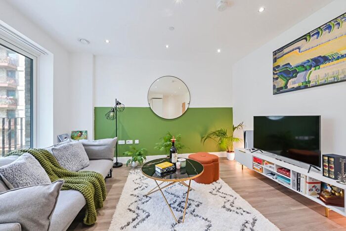 1 Bedroom Flat For Sale In Wray Avenue, London, E16