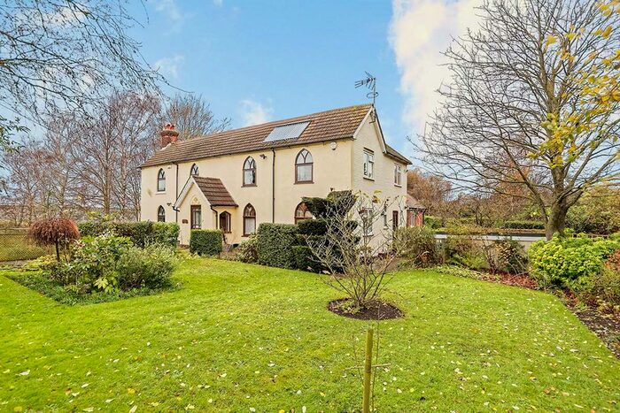 3 Bedroom Semi-Detached House For Sale In Quarry House, London Road, Faversham ME13