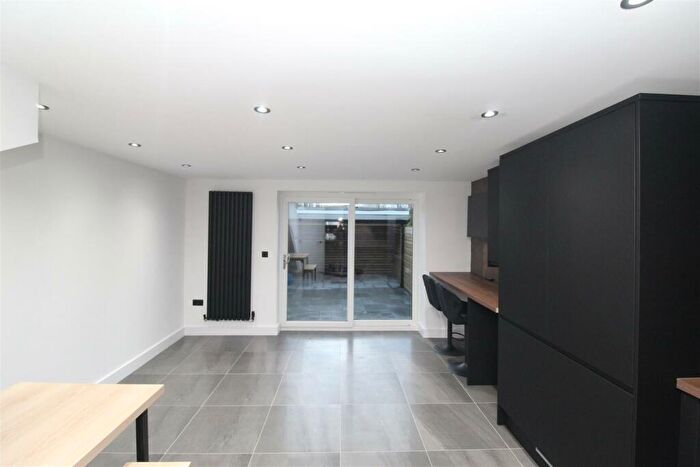 6 Bedroom House To Rent In May Street, Cardiff, CF24