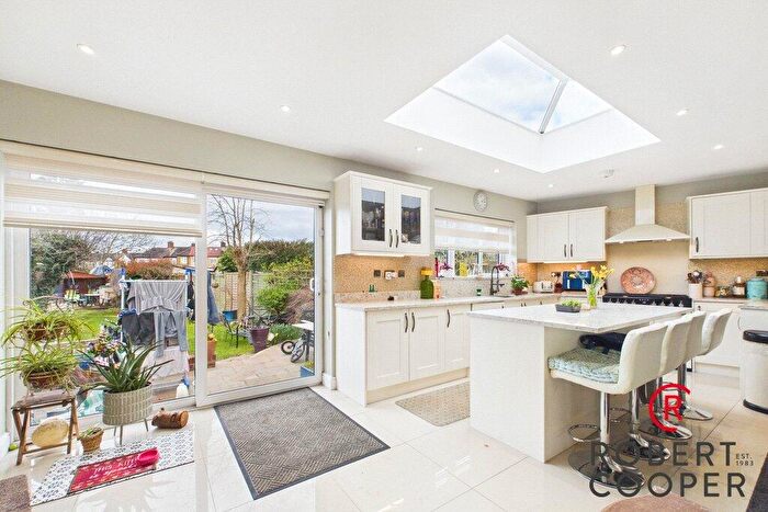 4 Bedroom End Of Terrace House For Sale In Appledore Avenue, Ruislip, HA4