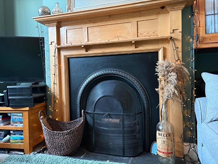 3 Bedroom Terraced House For Sale In The Drive, Phippsville, Northampton, NN1