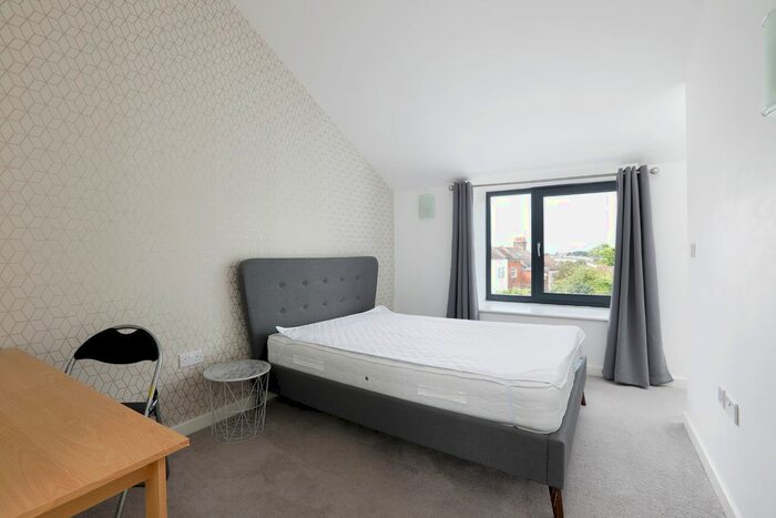 2 Bedroom End Of Terrace House To Rent In Kimberley Road, Brighton BN2