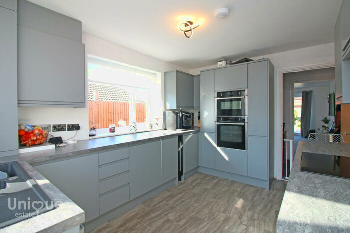 2 Bedroom Bungalow For Sale In Quail Holme Road, Knott End, Poulton-le-Fylde, FY6